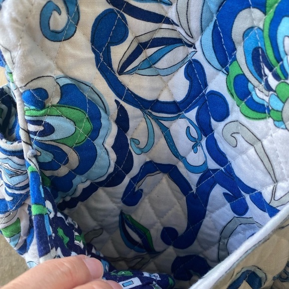 Vera Bradley Mediterranean White Messenger Bag Laptop Backpack Floral Shoulder - Picture 13 of 16